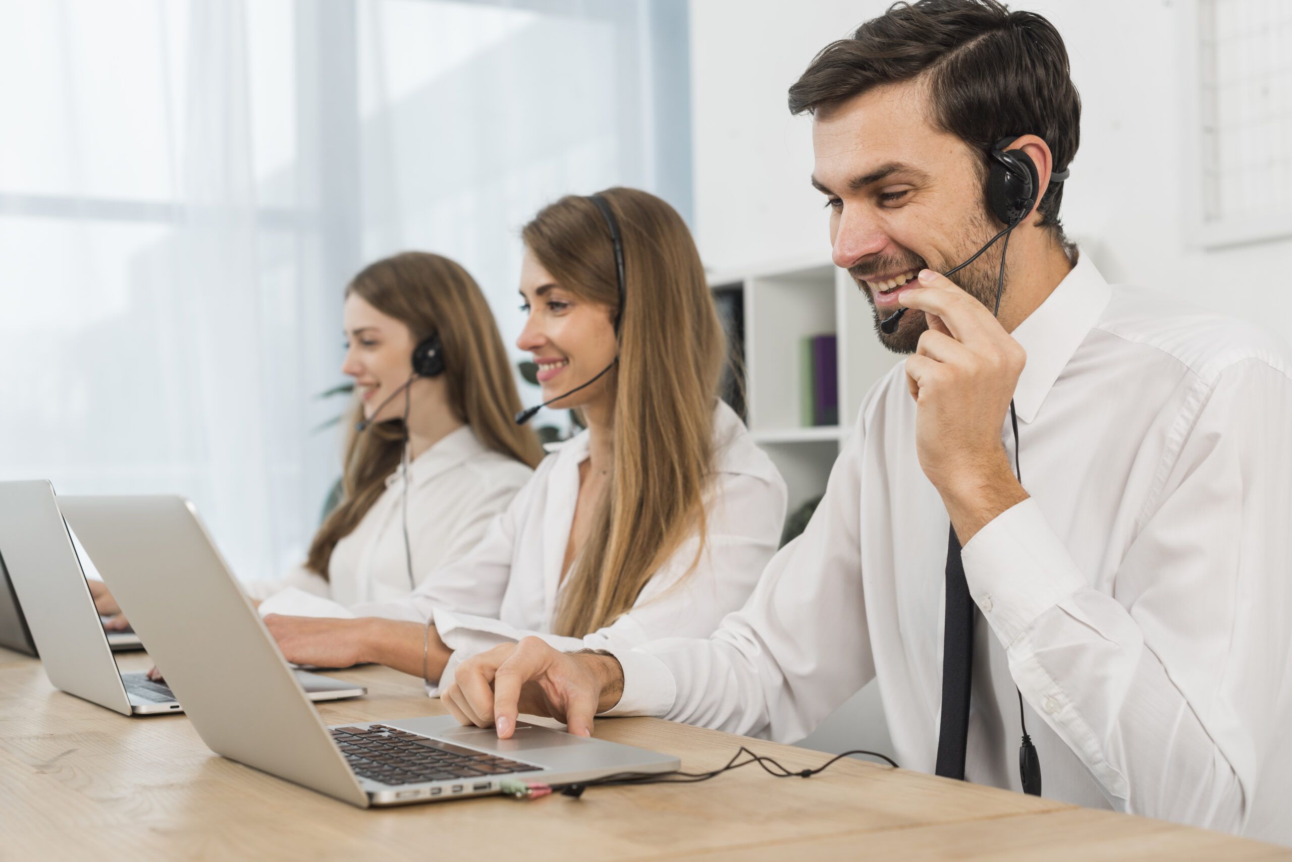 فضل 10 برامج لإدارة علاقات العملاء حلول مبتكرة لتحسين إدارة علاقاتك التجارية (1)